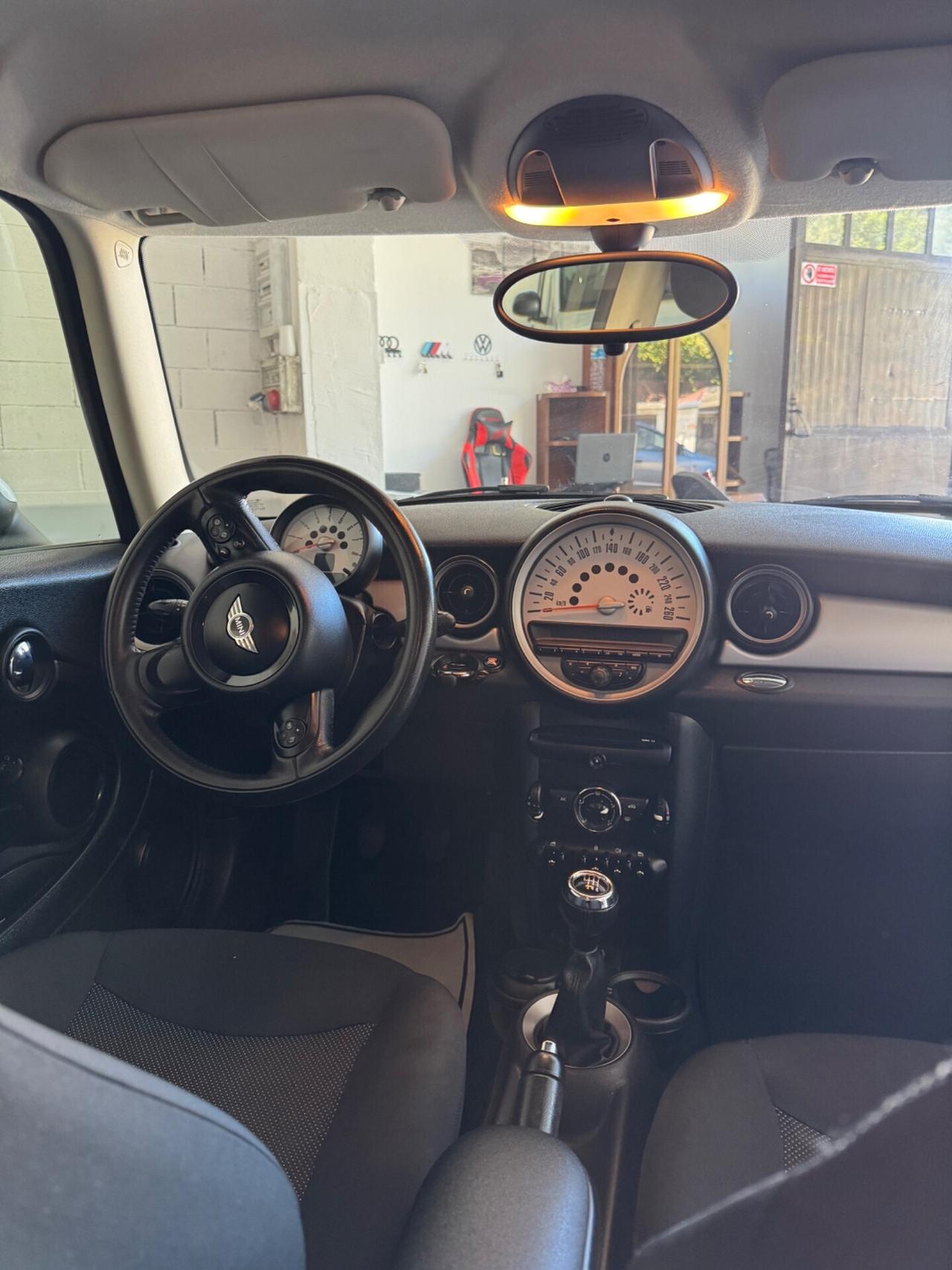 Mini 1.6 16V One (55kW)
