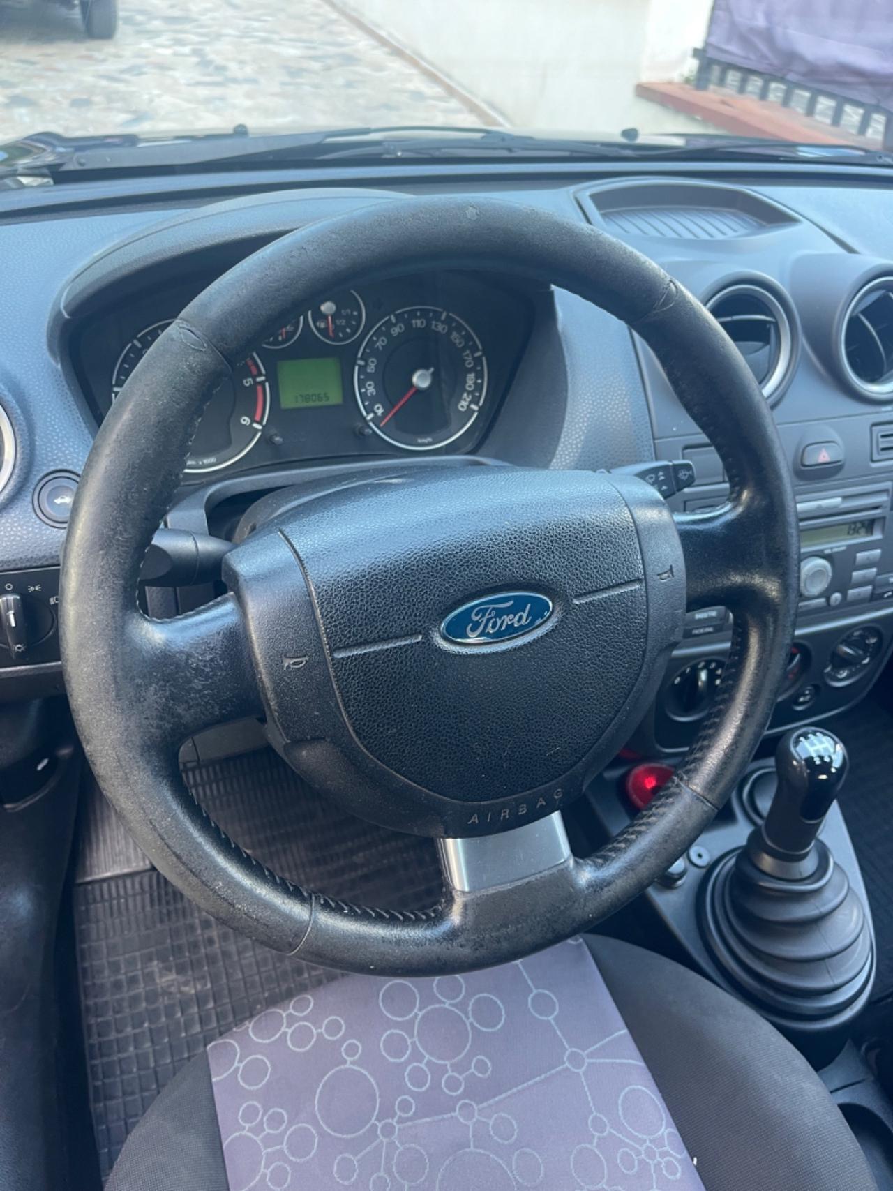 Ford Fiesta 1.4 TDCi 5p. Ghia
