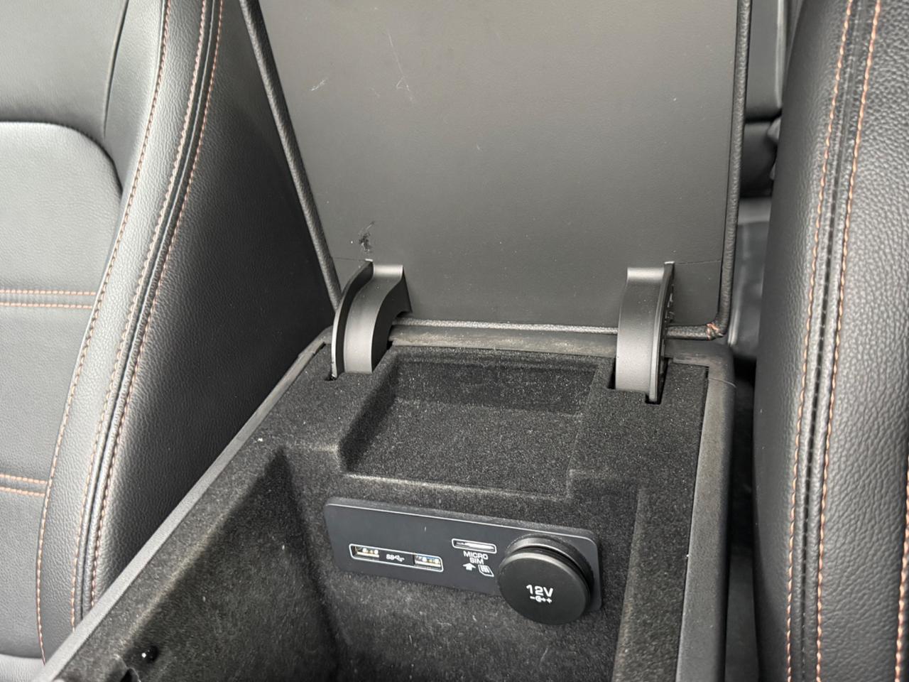 Jaguar F-Pace 2.0 D 180 CV AWD aut. R-Sport