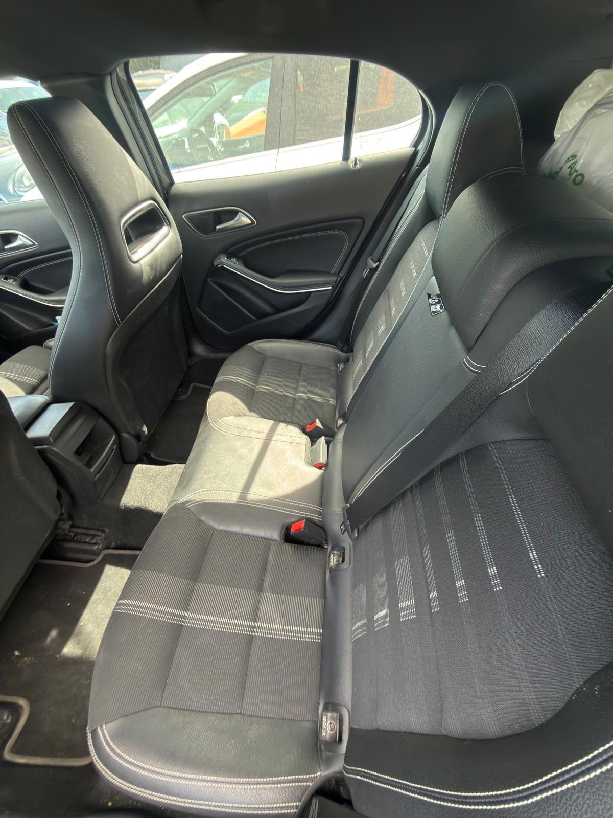 Mercedes-benz GLA 180 Premium