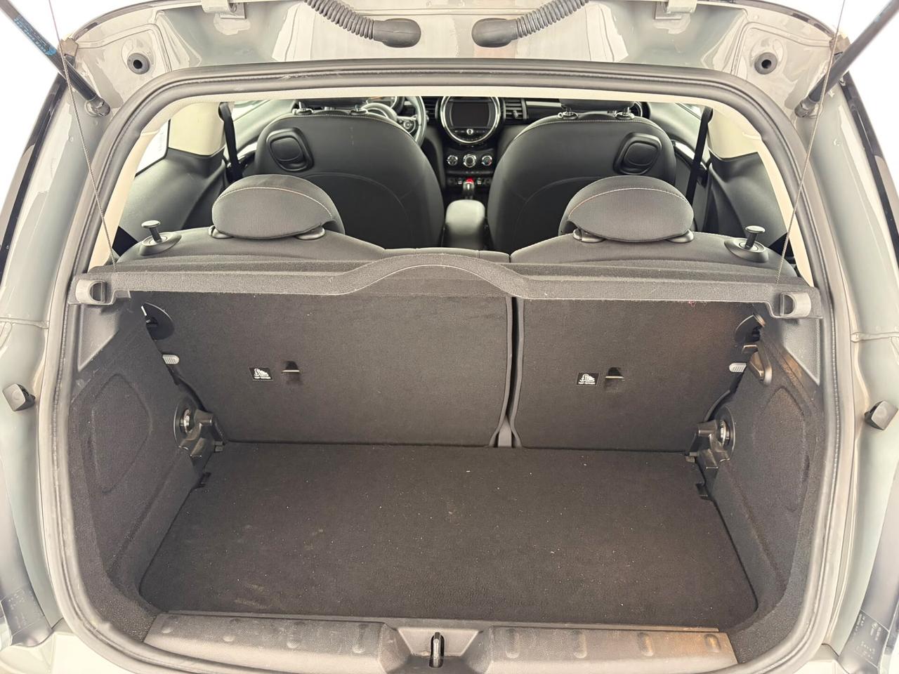 Mini Cooper D 1.5 Business 3p - NEOPATENTATI