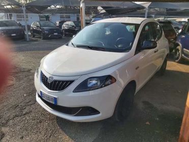 Lancia Ypsilon 1.0 firefly hybrid Silver s