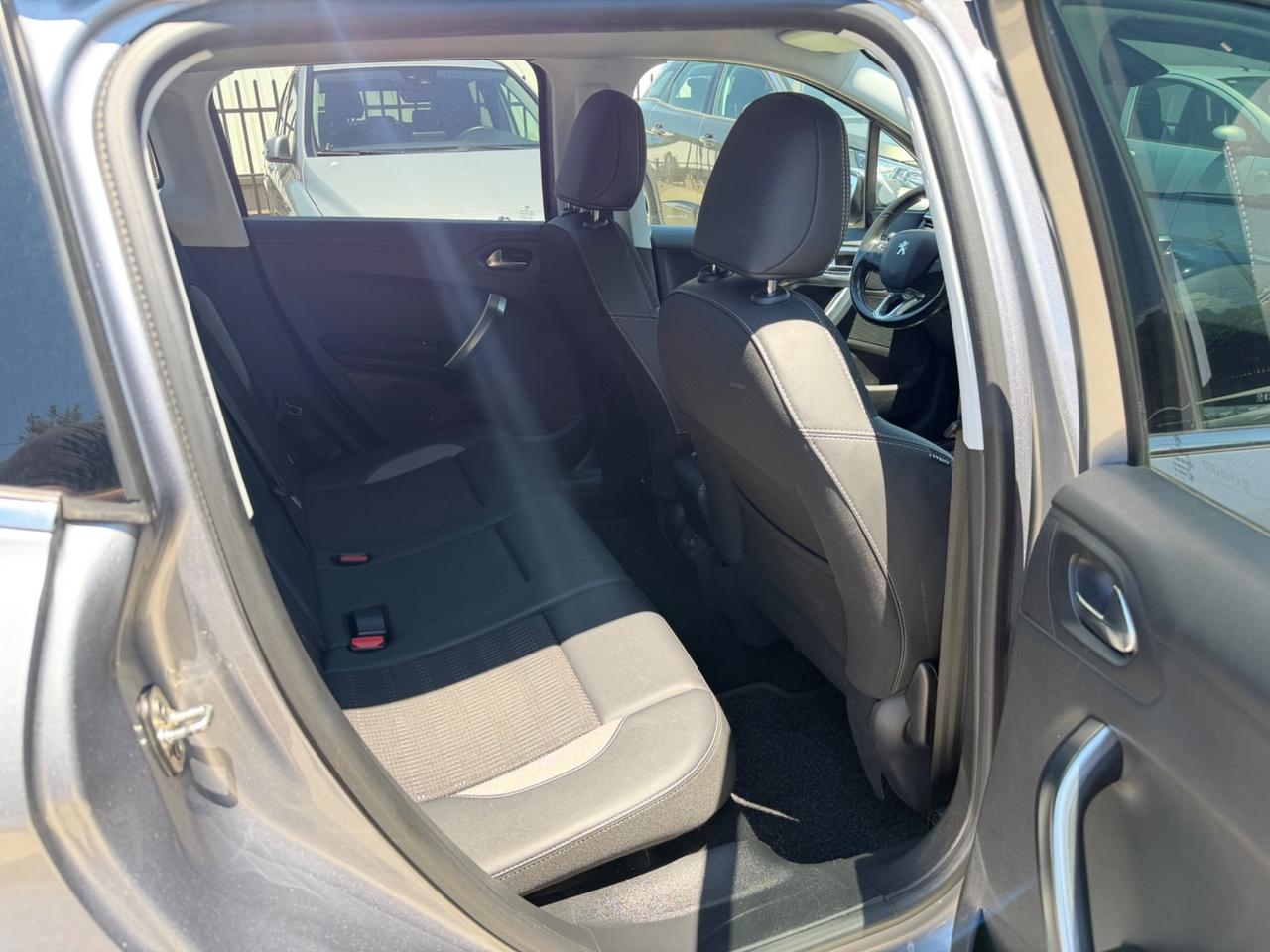 Peugeot 2008 BlueHDi 100 S&S Black Matt/48.000KM