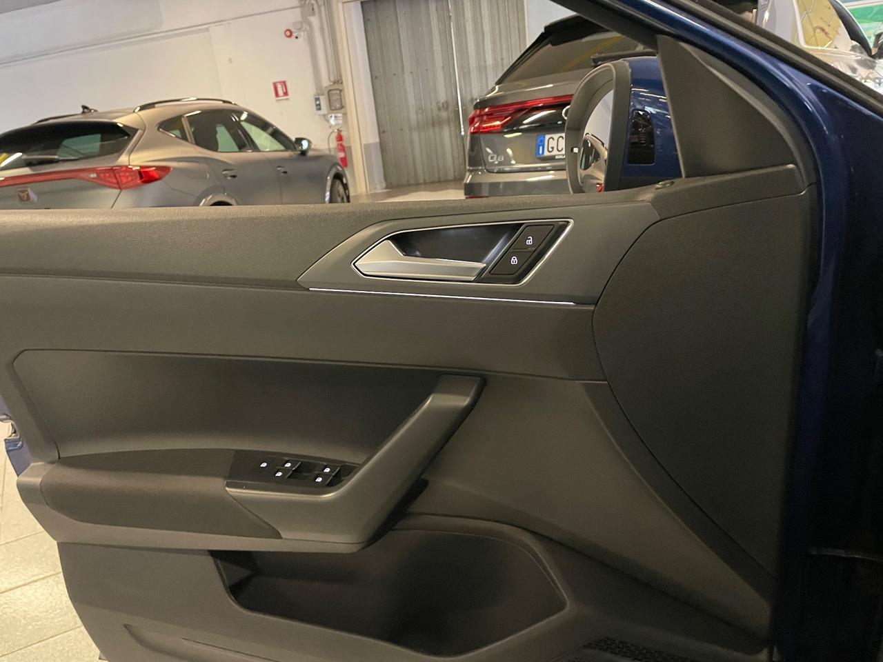 Volkswagen Taigo 1.0 TSI 115 CV DSG R-Line Navy Telec. 18Misano