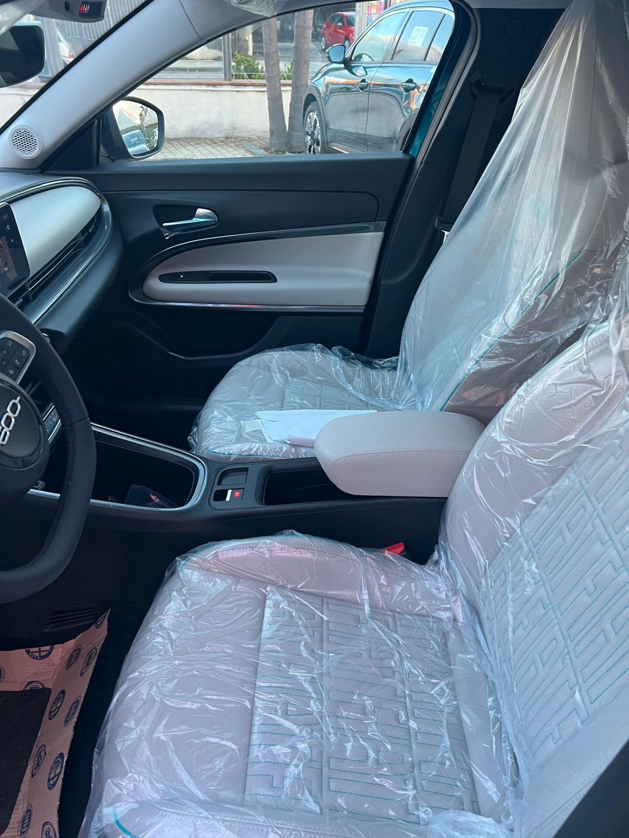 Fiat 600 Hybrid 110 CV DCT MHEV La Prima