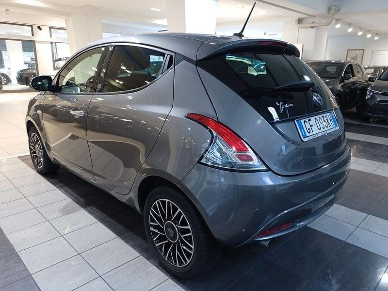 Lancia Ypsilon 1.0 FireFly 5 porte S&S Hybrid Gold