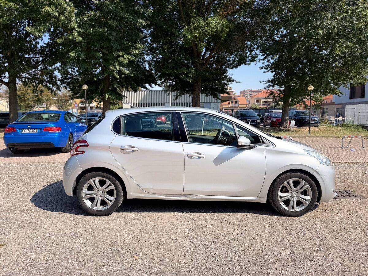 Peugeot 208 208 1.2 PT Allure s&s 5p etg5 E6