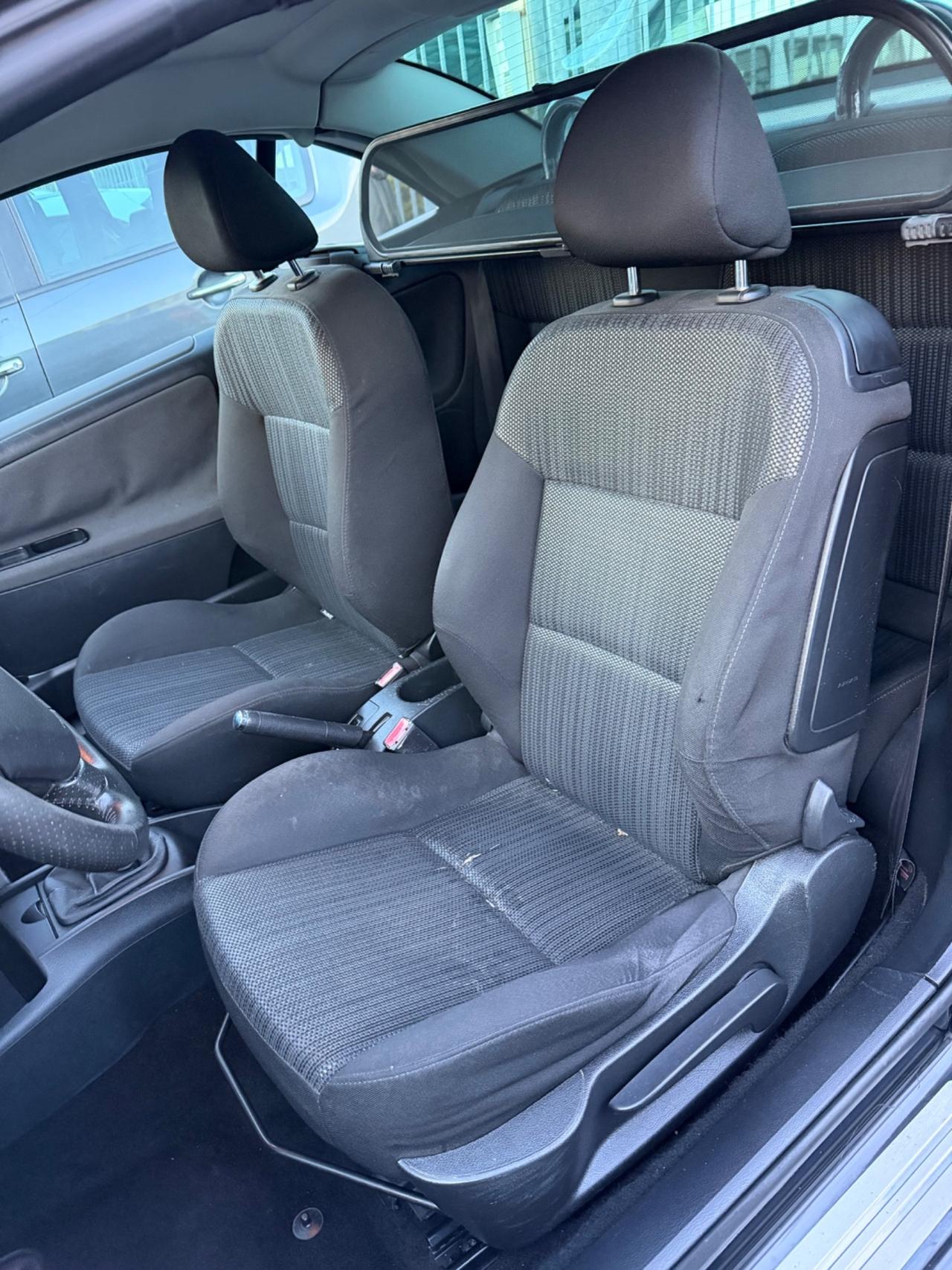 Peugeot 207 1.6 8V HDi 112CV CC Tecno