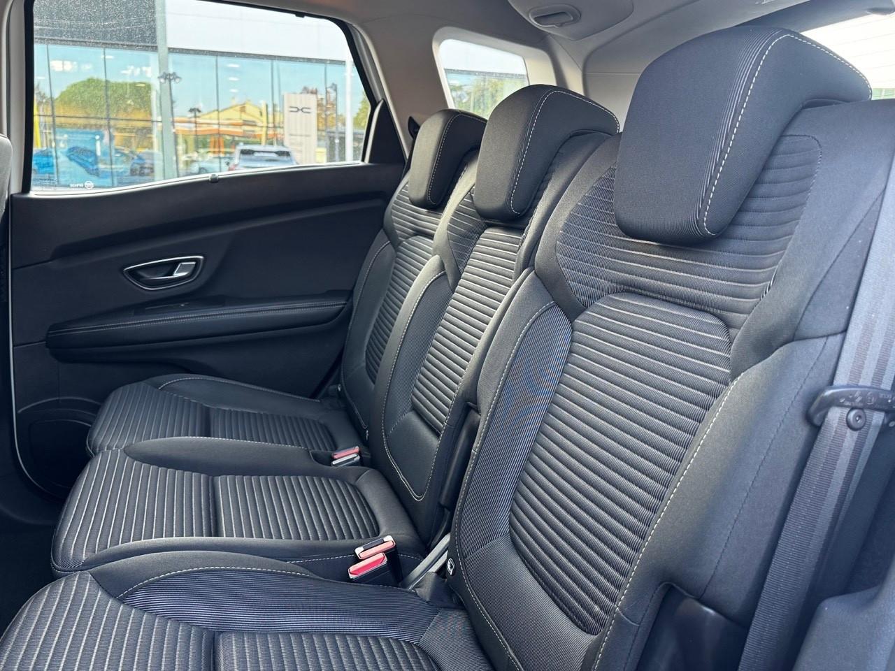 Renault Scenic Blue dCi 120 CV EDC Sport Edition2