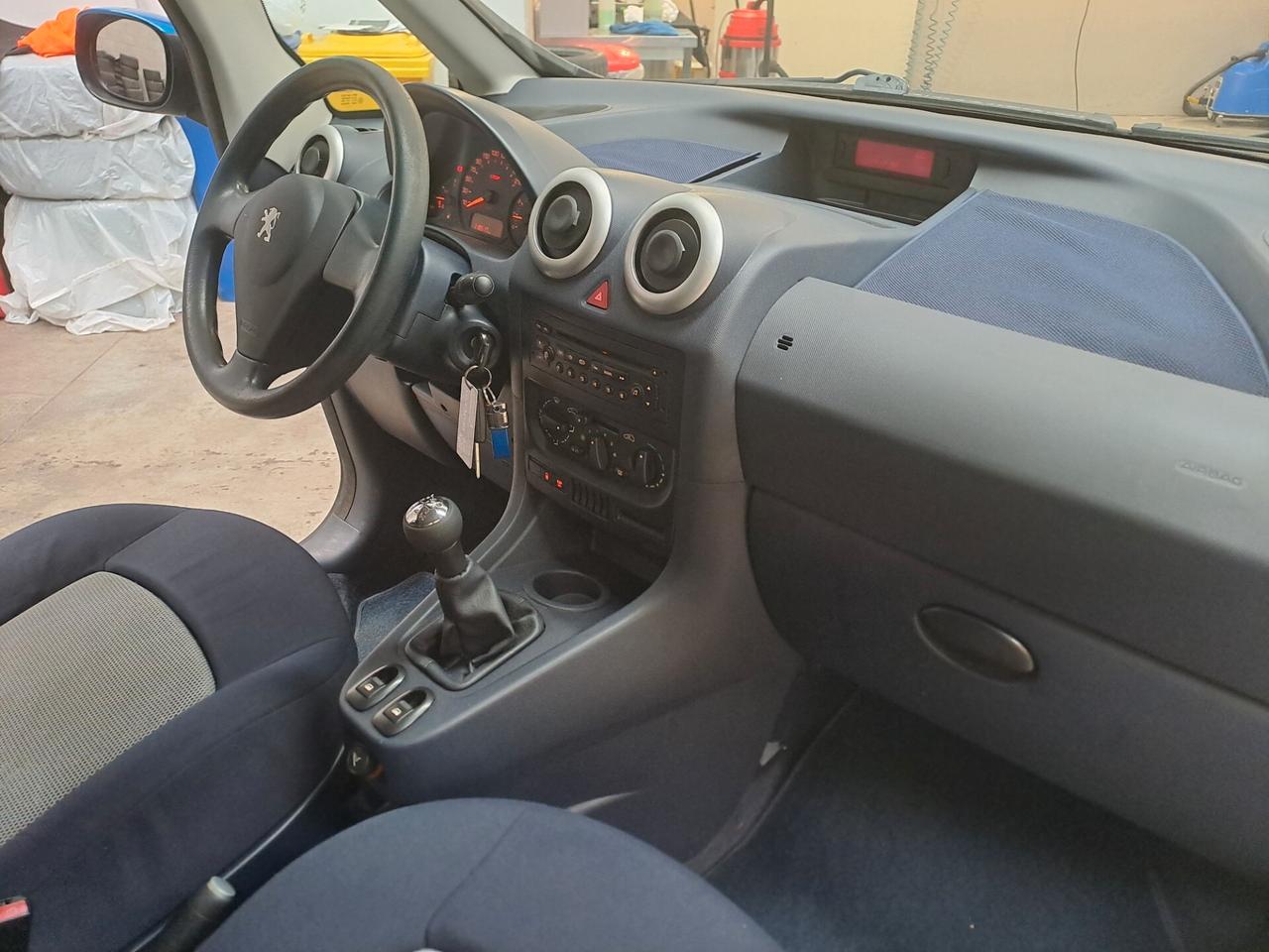PEUGEOT 1007 1.4 BENZINA *OK NEOPATENTATI*