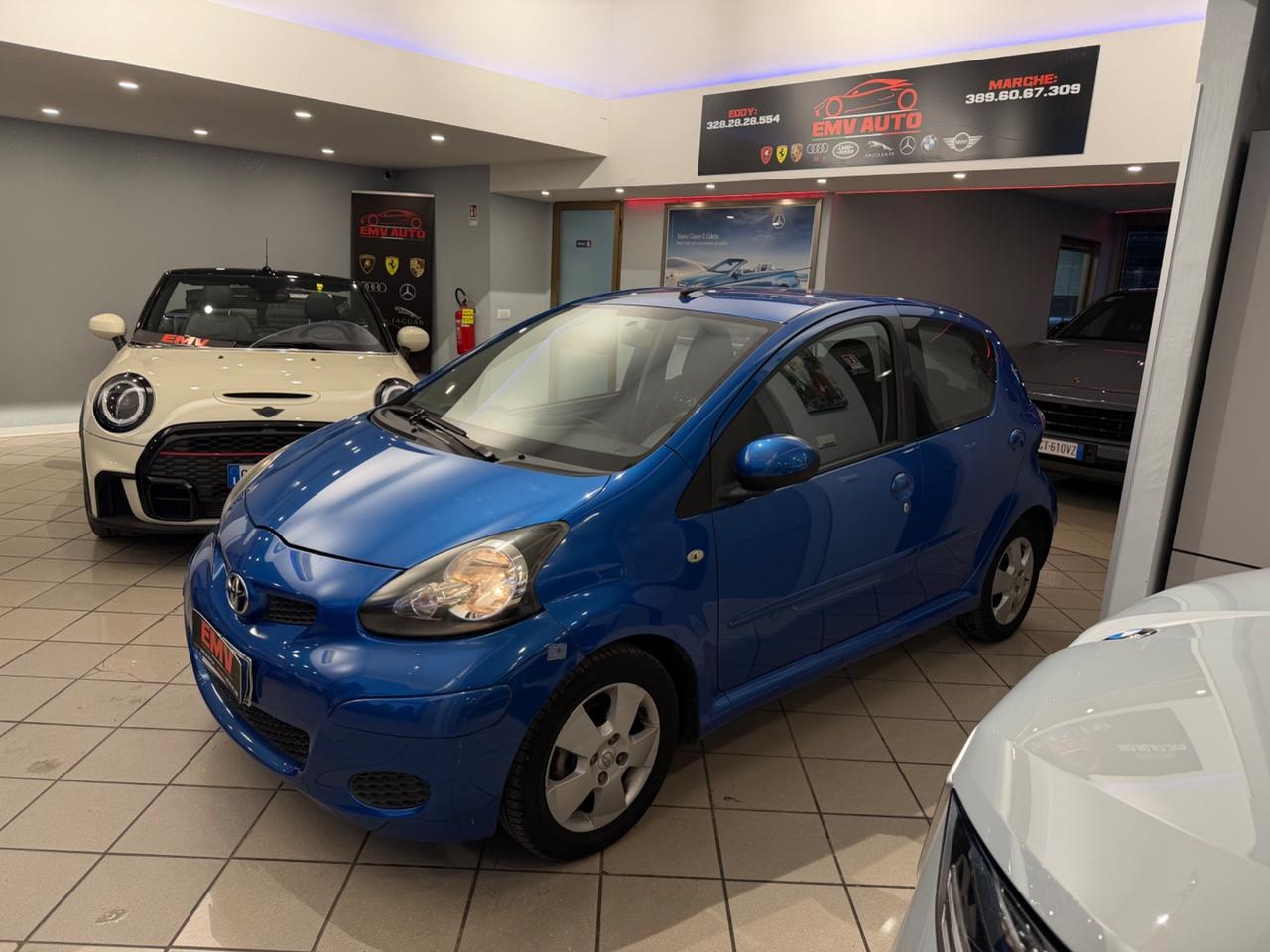 Toyota AYGO 1.0 12V VVT-I 5P M-MT (50 KW) automatica