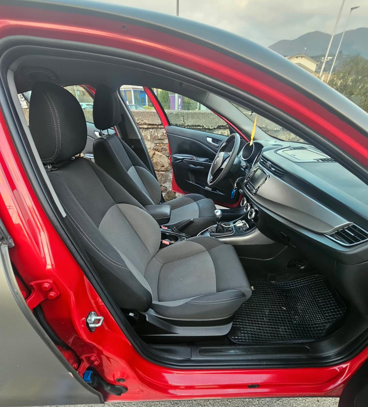 Alfa Romeo Giulietta 1.4 Turbo MultiAir TCT Distinctive