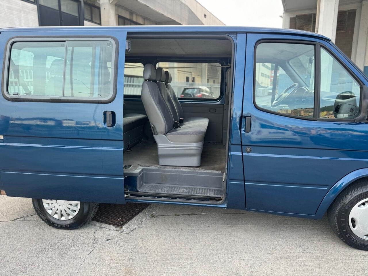 Ford Transit/Tourneo 2.5 TD/100CV PL 9 posti