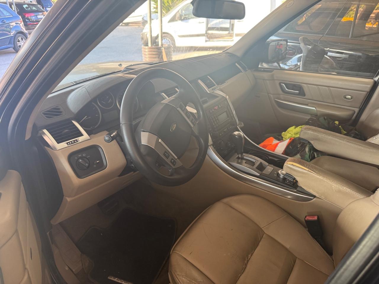Land Rover has 3.6 TDV8 HSE Autocarro
