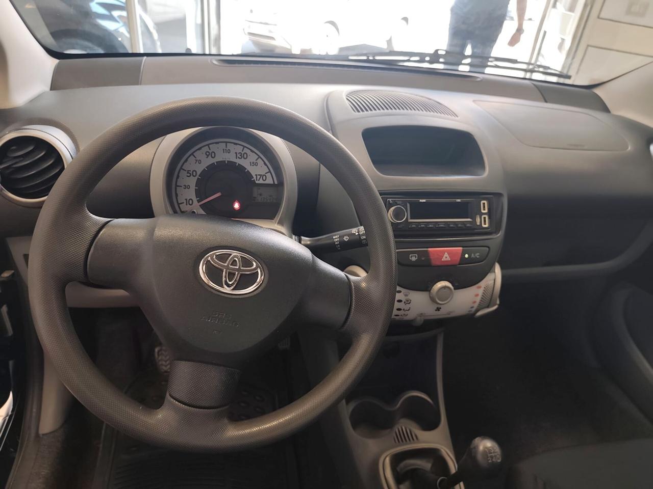Toyota Aygo 1.0 12V VVT-i 5 porte Now Connect