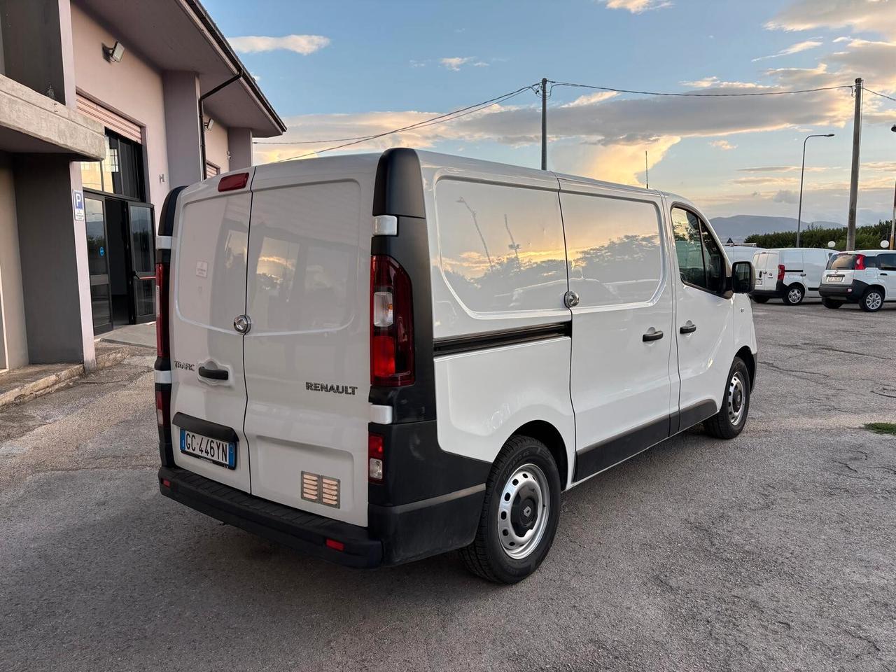 Renault trafic 2.0 dci 145 cv 10/2020