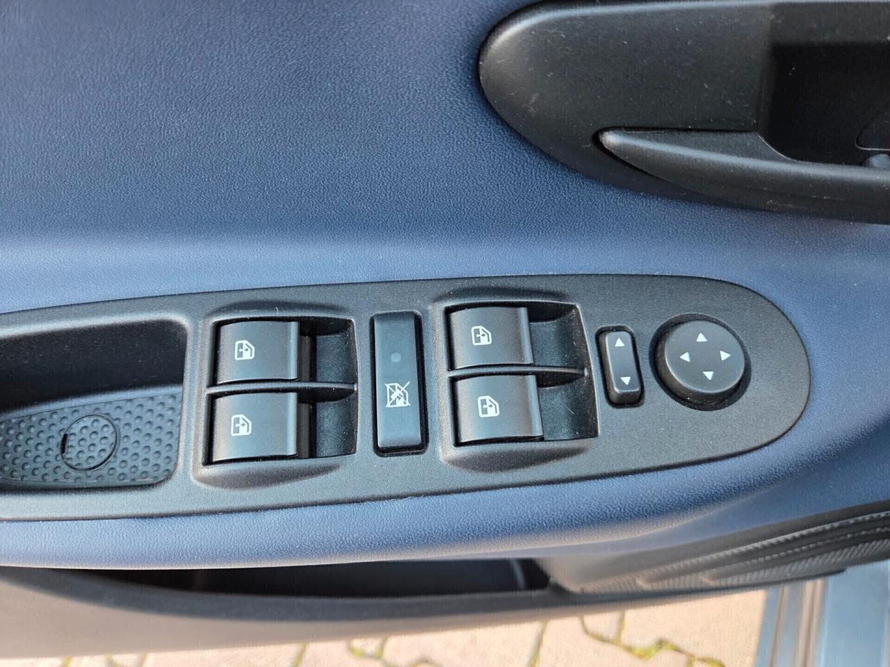 Lancia Ypsilon 1.0 Hybrid 5 porte S&S Platino