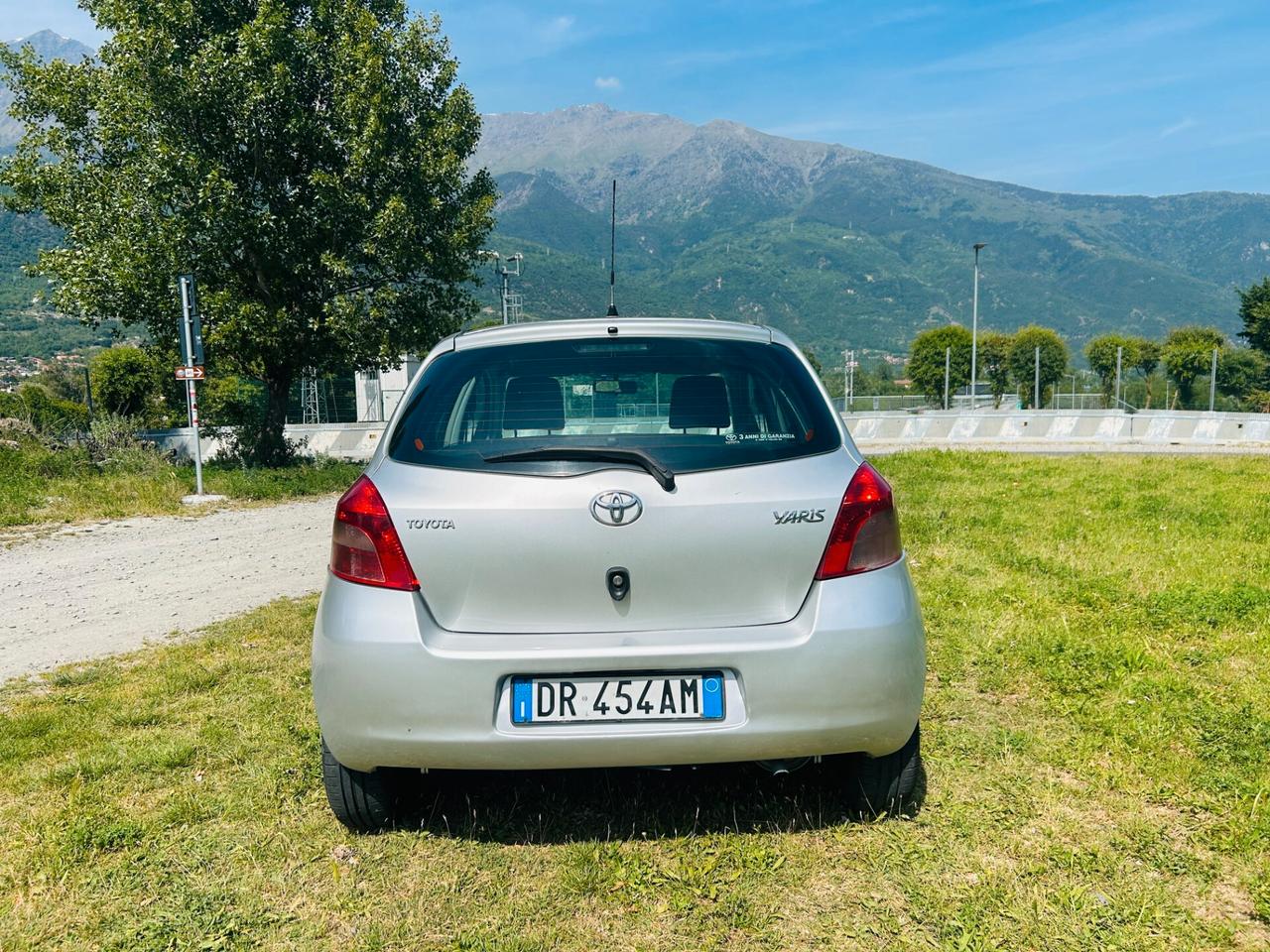 Toyota Yaris 1.0 5 porte Sol