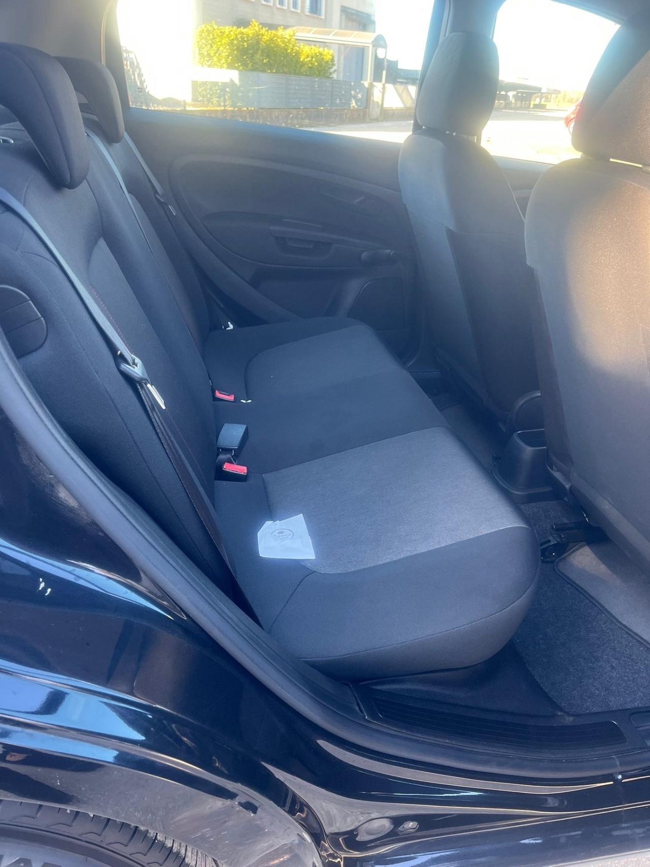 Fiat Punto 1.3 MJT 5 porte anno 2014 per neo pat