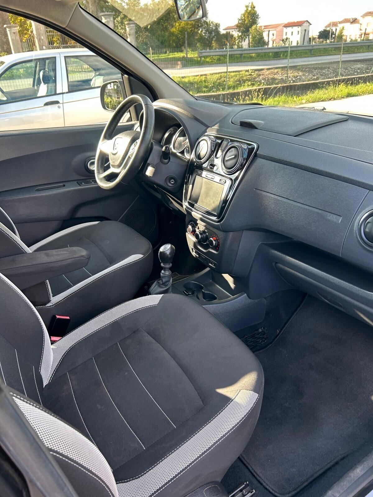 Dacia Lodgy stepwai 1.5 blue dci 115 cv 7 posti ok neo patentati