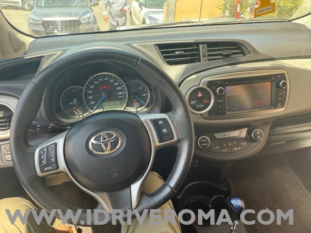 TOYOTA Yaris 1.5 Hybrid 5 porte Lounge "NEOPATENTATI"