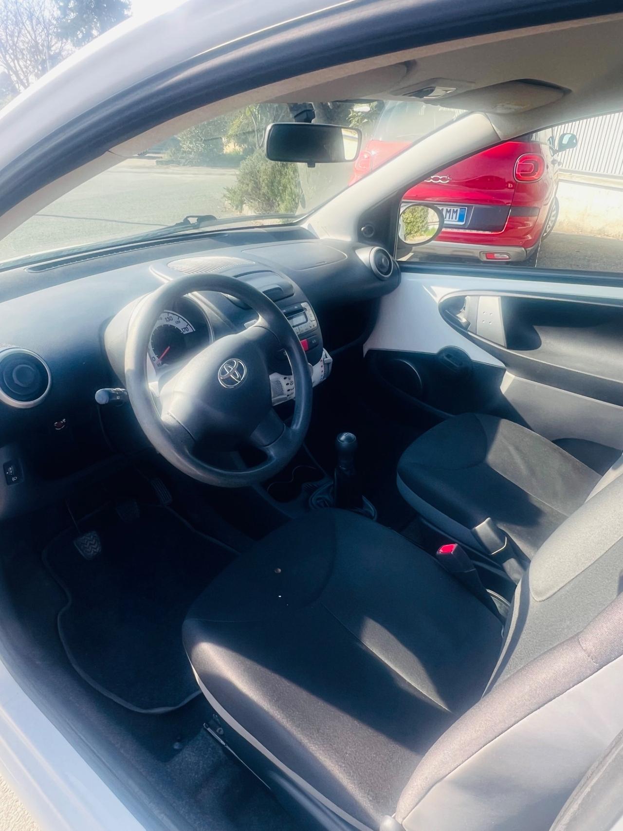 Toyota Aygo 1.0 12V VVT-i 3 porte Active Connect