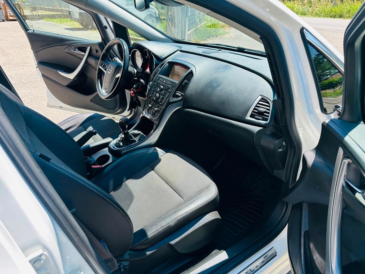 Opel Astra 1.4 Turbo 140CV Sports Tourer GPL Tech Cosmo