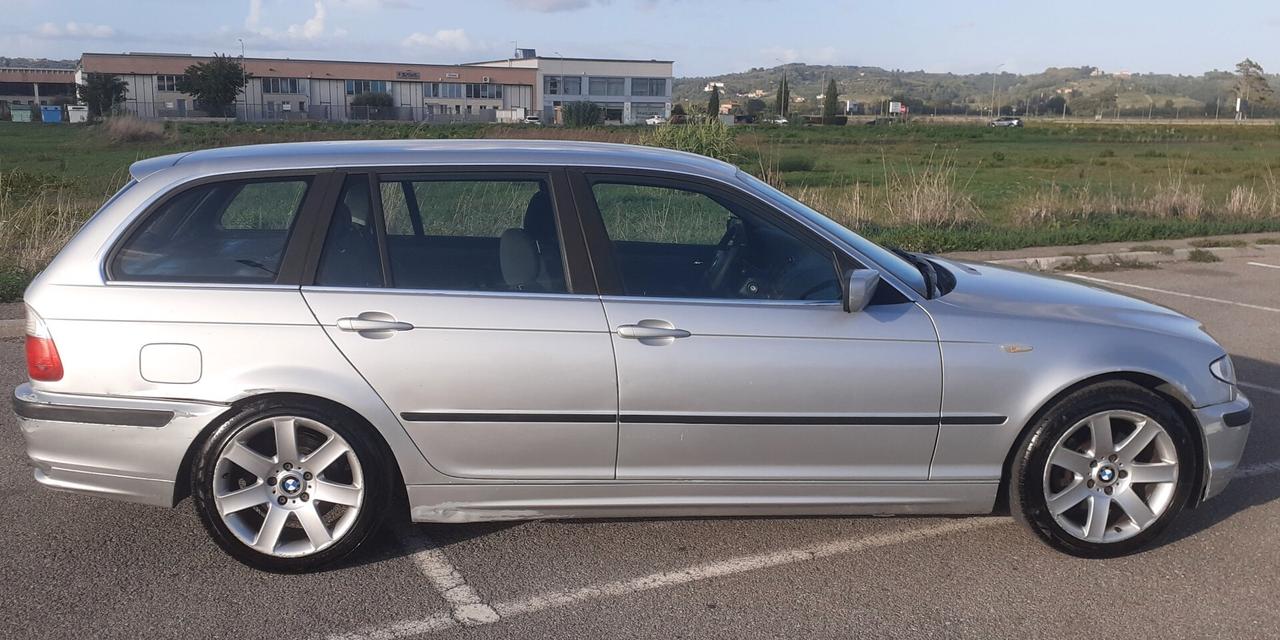 Bmw 320 320i (2.2) cat Touring Eletta