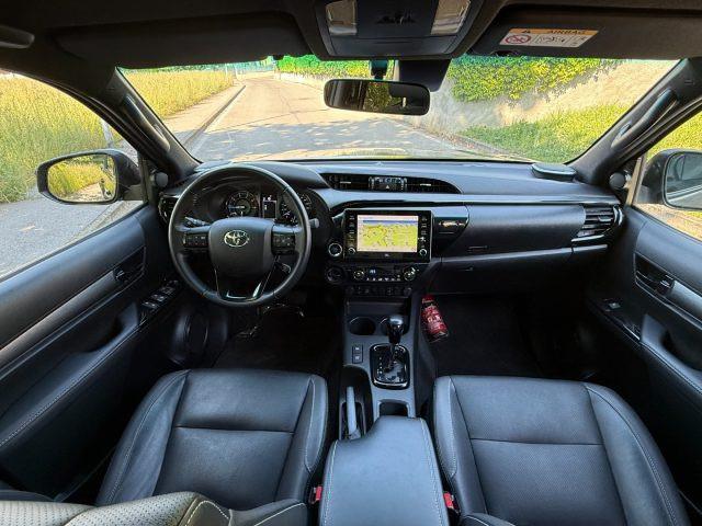 TOYOTA Hilux 2.4 D A/T 4WD Double Cab Invincible PREZZO FINITO