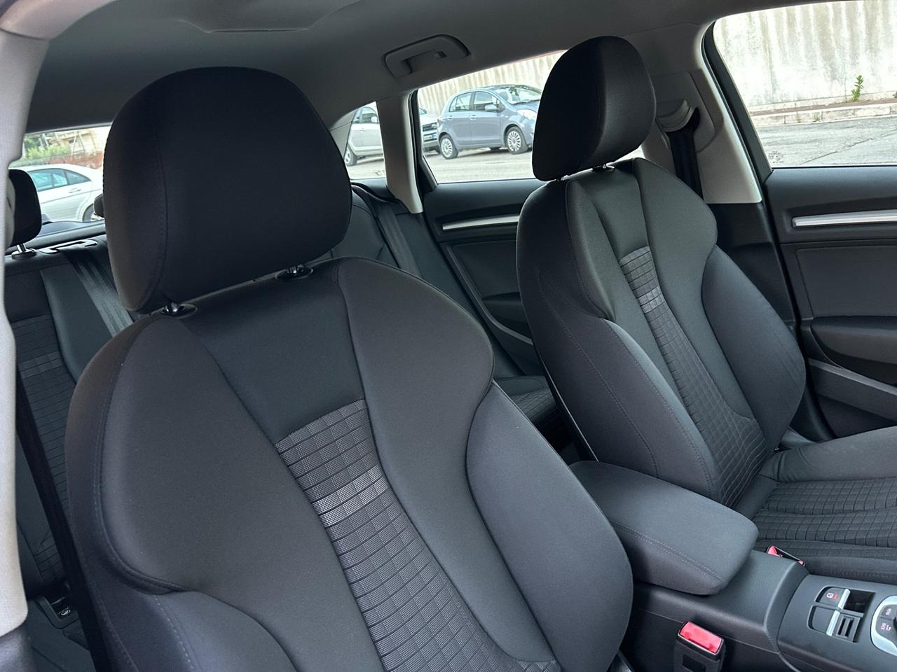 Audi A3 SPB 1.6 TDI Sport strafull!!!