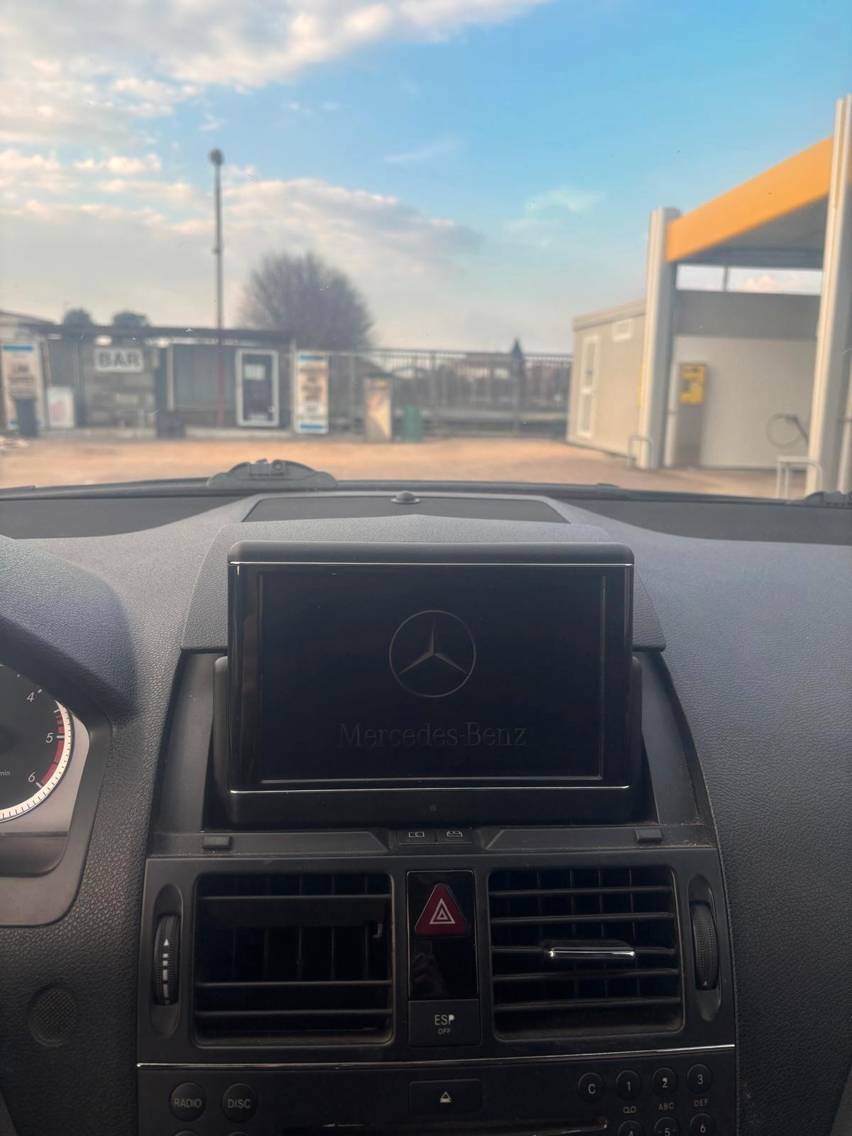 Mercedes-benz C 220 CDI BlueEFFICIENCY Avantgarde