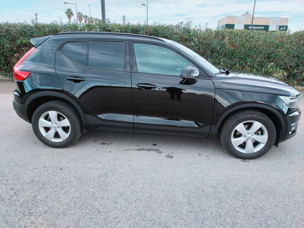 Volvo XC40 D3 Business Plus +RETROCAMERA