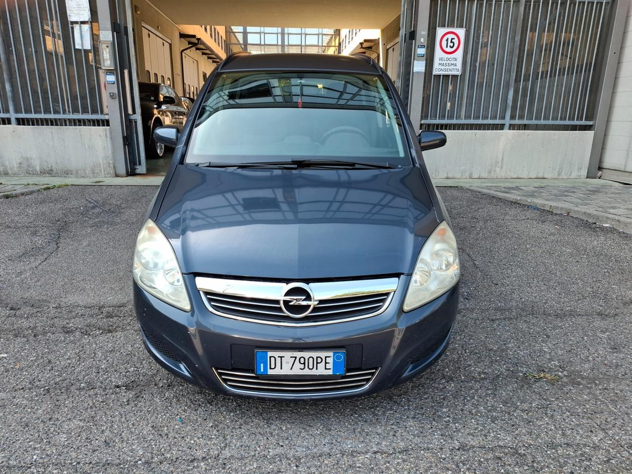 Opel Zafira 1.6 16V VVT Cosmo