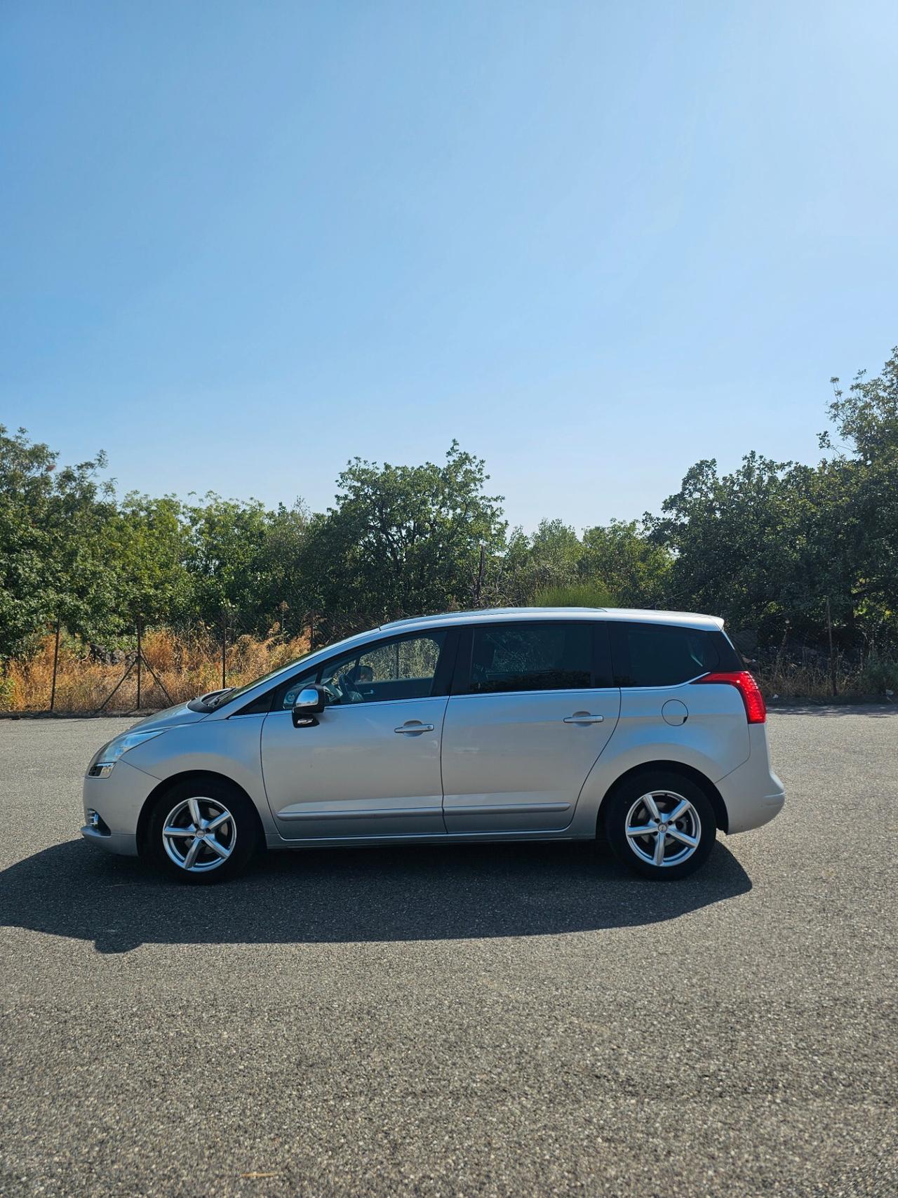 Peugeot 5008 7 posti 1.6 HDi 110CV Platinum