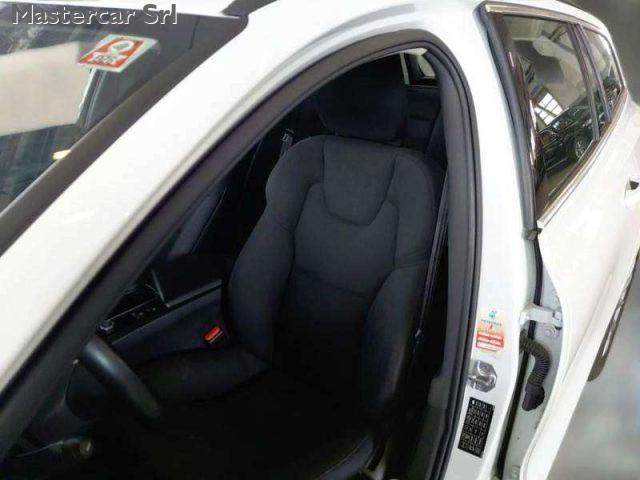 VOLVO V60 V60 2.0 b4 Momentum Business Pro auto - GG115ZL
