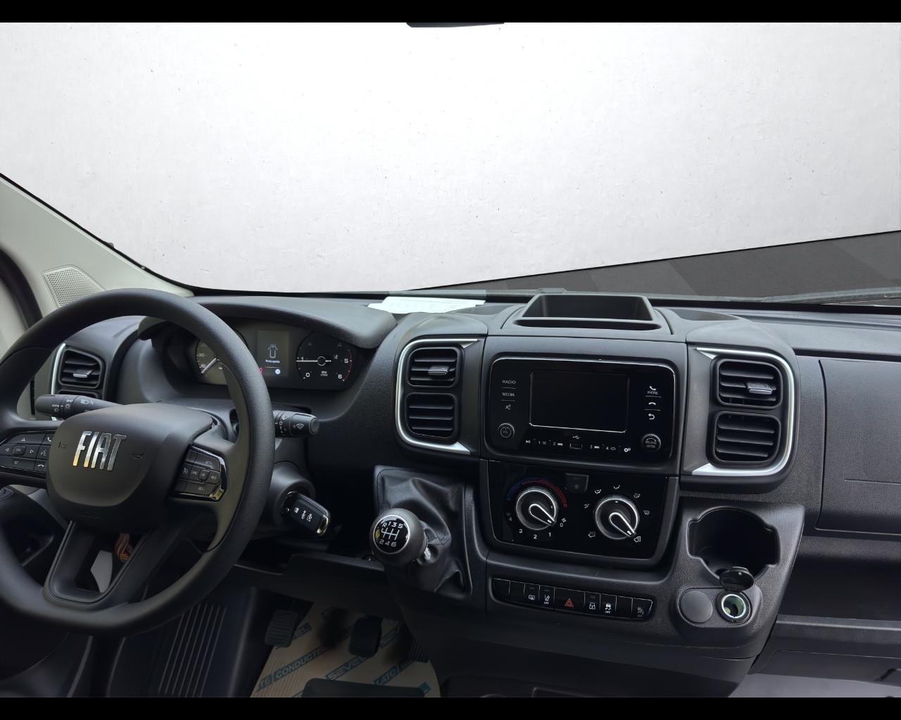 FIAT Ducato Serie 2 Stock My25 Furgone Lastrato 35q Lh2 140cv 2.2 Multijet 3 E