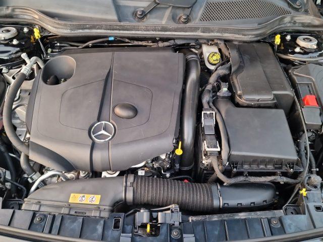 MERCEDES-BENZ GLA 200 d Automatic 4Matic Sport