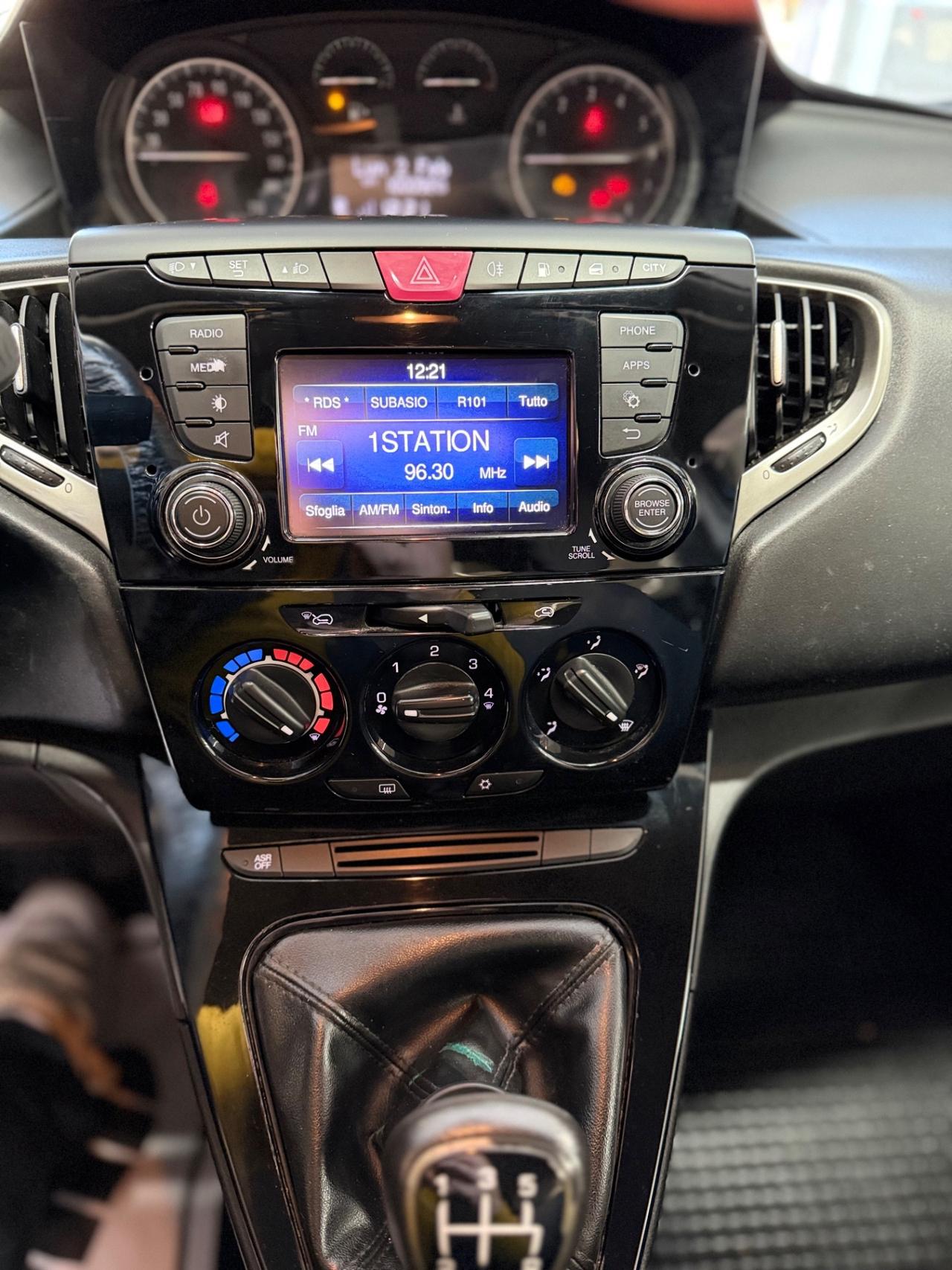 Lancia Ypsilon 1.2 69 CV 5 porte GPL Ecochic Gold