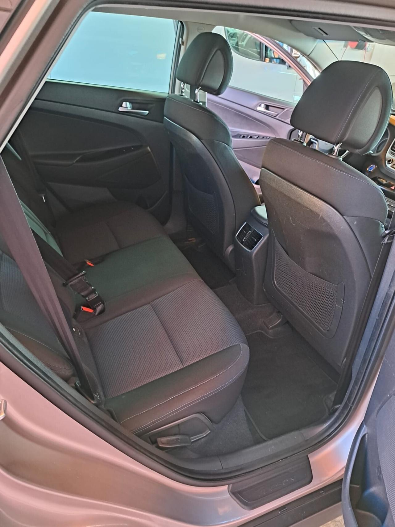 HYUNDAI TUCSON 1.7 XPOSSIBLE € 12900 SENZA VINCOLI