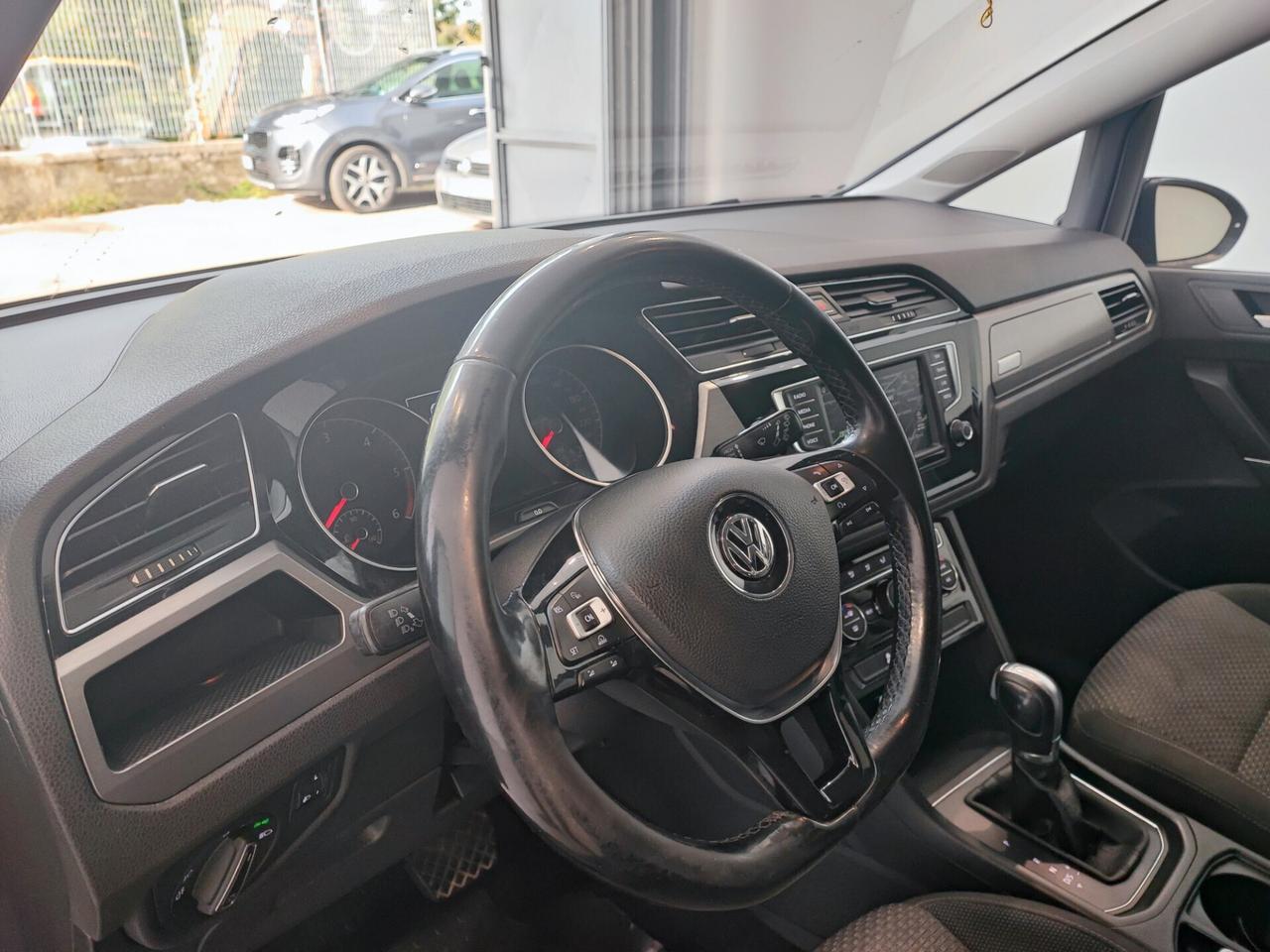 Volkswagen Touran 2.0 TDI SCR DSG 7 POSTI