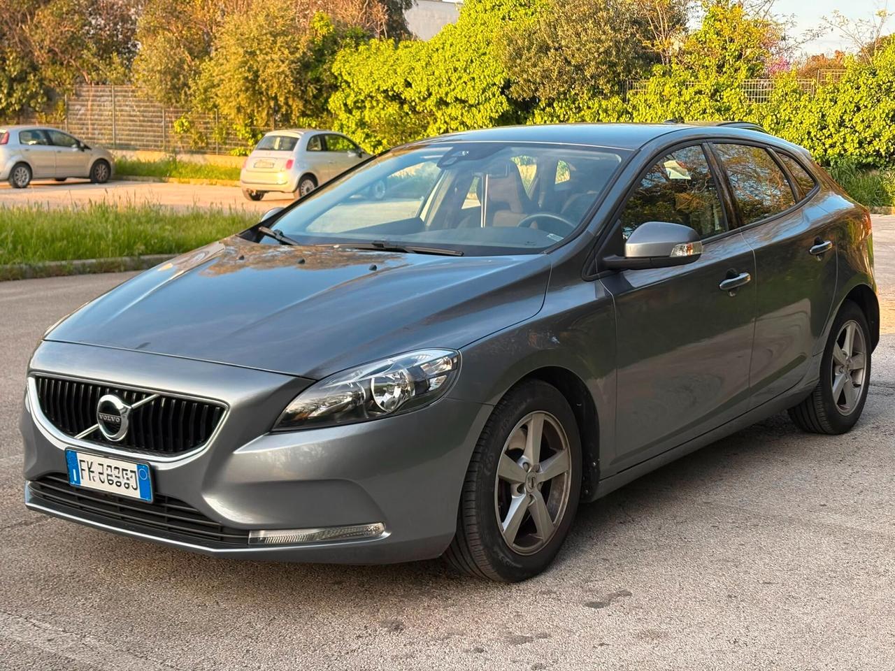 Volvo V40
