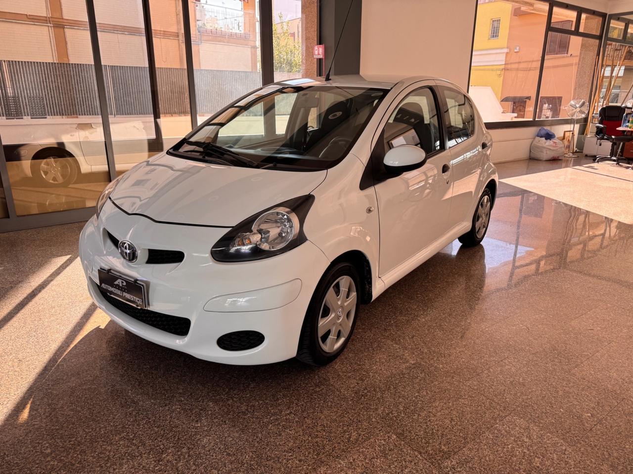 Toyota Aygo 1.0 12V VVT-i 5 porte Sol Connect