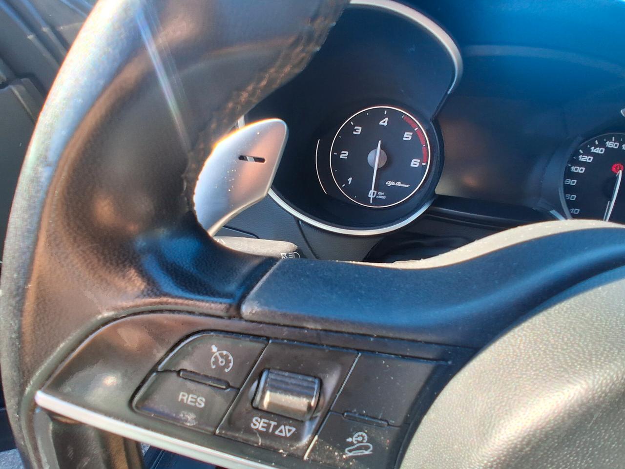 Alfa Romeo Stelvio 2.2 Turbodiesel 180 CV AT8 RWD Executive