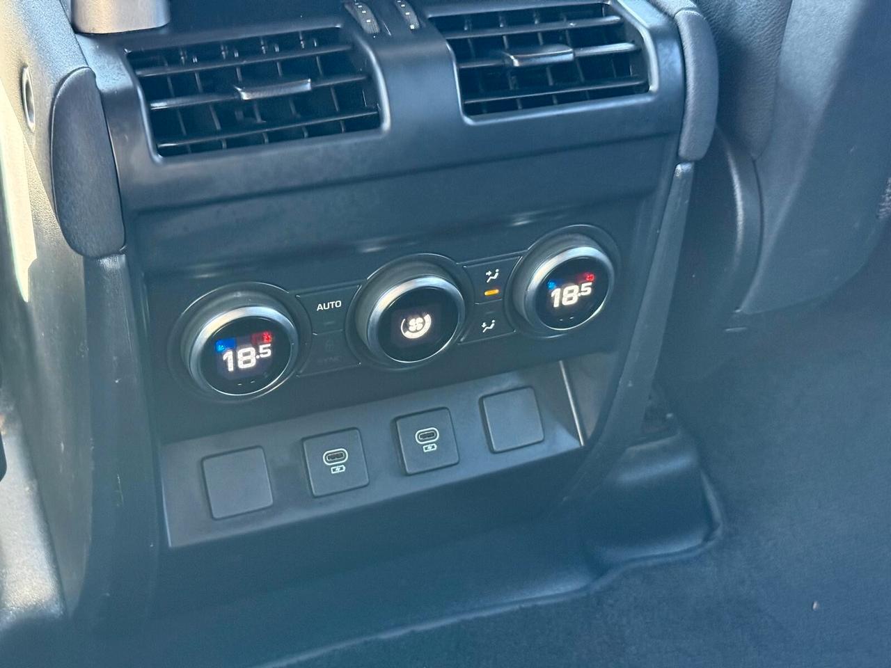 Defender 110 5P 3.0d 250 CV X-Dynamic S Pancea Green Bi-color