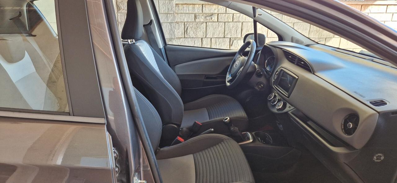 Toyota Yaris 1.5 5 porte 37.400 km Tagliandi