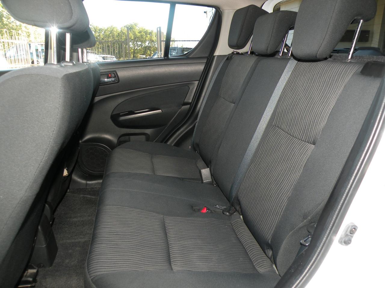 SUZUKI SWIFT 1.2 VVT 94CV 4WD Top 2011