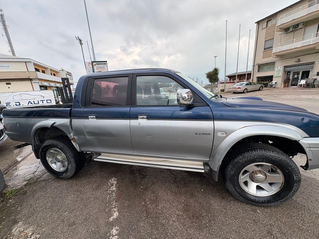 Mitsubishi L200 2.5 TDI 4WD Club Cab Pick-up GLS