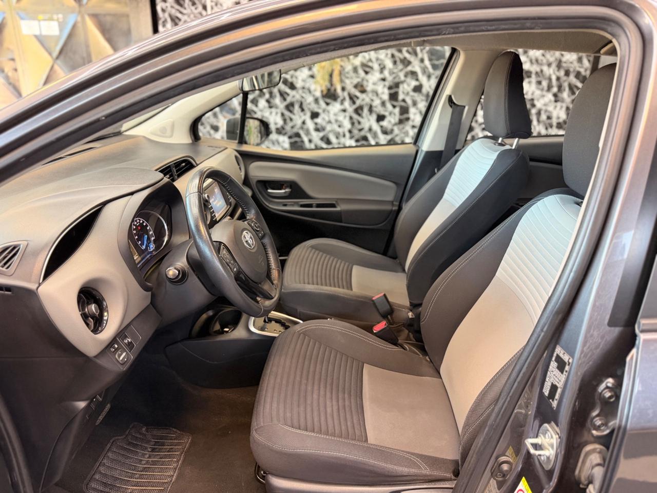 Toyota Yaris 1.5 Hybrid 5 porte Team