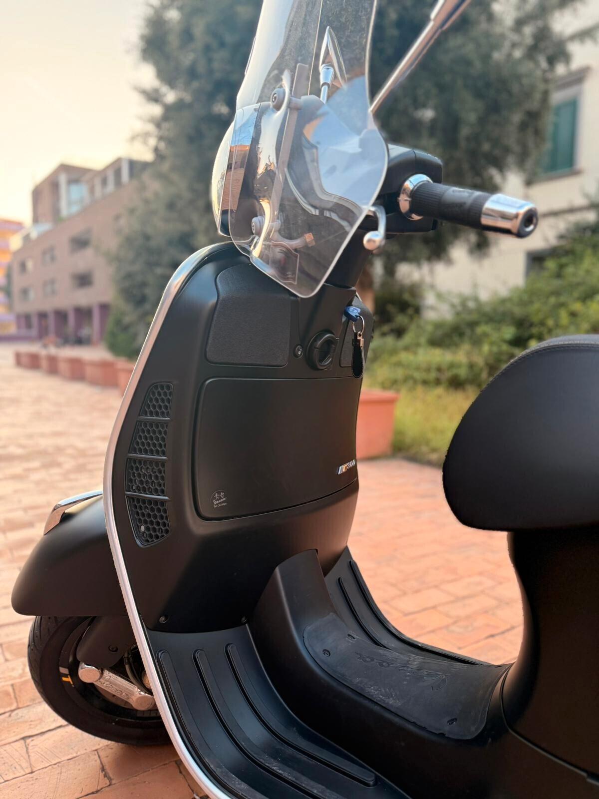 Piaggio Vespa 300 GTS hpe SUPER SPORT pari a nuovo
