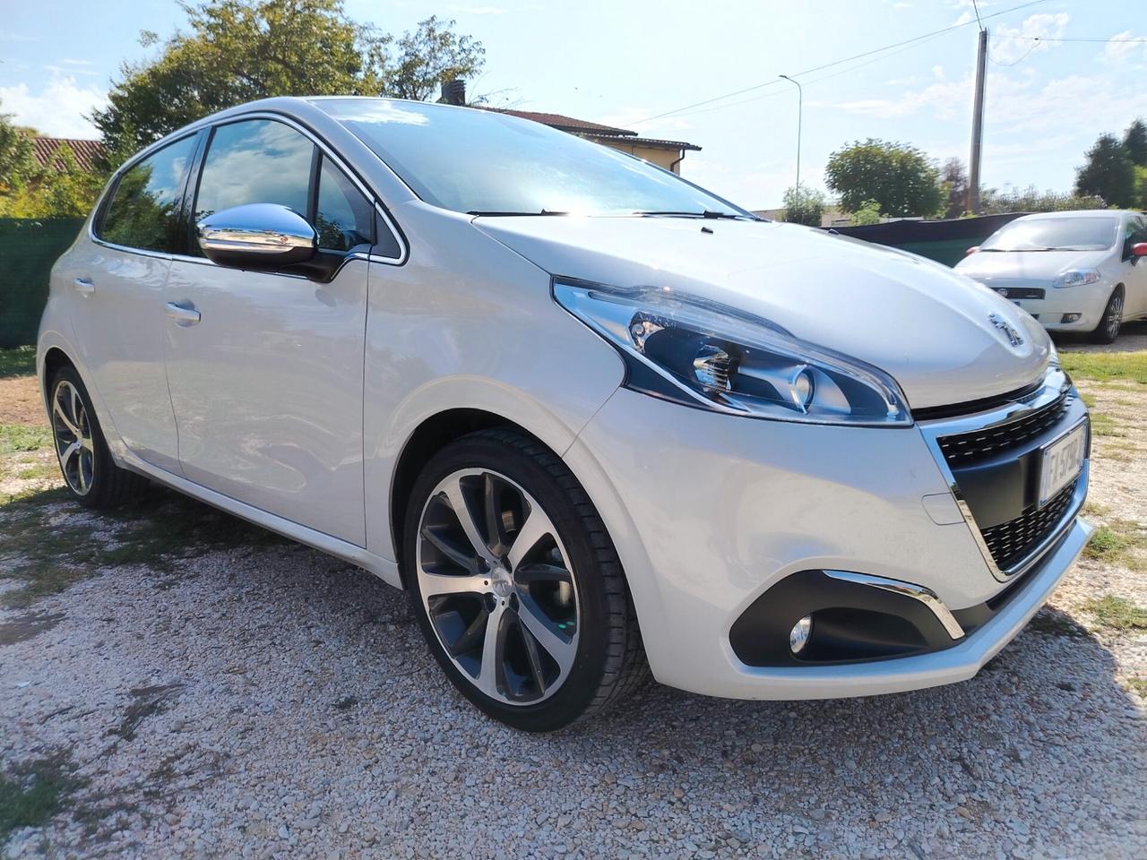 Peugeot 208 PureTech Turbo 110 S&S 5 porte GT Line